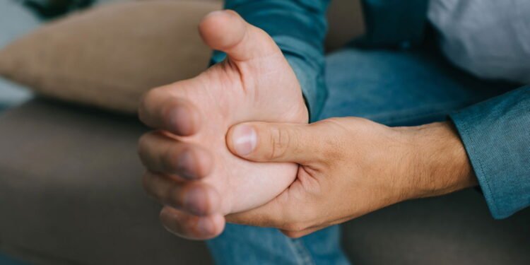 Dedos - Créditos: depositphotos.com / AndrewLozovyi