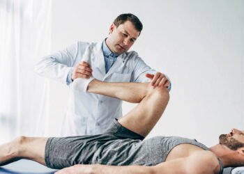 Dor na articulação sacroilíaca tem alívio com exercícios e postura