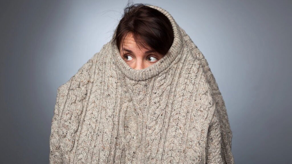 Os sinais mais claros de que você sofre de fobia social, segundo a ciência