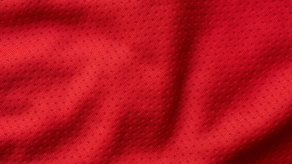 Sua camisa de time desbota ao lavar? Veja como evitar isso