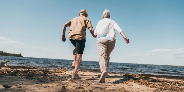 7 hobbies que mantêm sua mente afiada até os 70 anos, segundo a psicologia