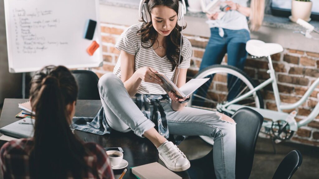 Menos jovens estão a atingir marcos económicos ligados à idade adulta