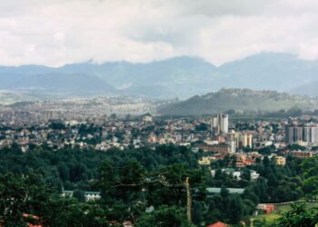 Quem visita essa cidade se impressiona com os contrastes entre tradição, fé e modernidade