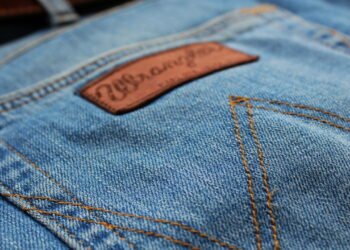 Não lave jeans uma vez por semana, é um erro: com que frequência você deve fazer isso, segundo um fabricante