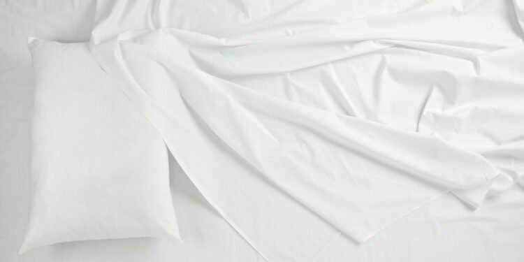 Não há necessidade de trocar o lençol a cada duas semanas: especialistas revelam quando é a hora certa