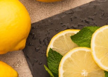 Você provavelmente não sabia: o erro mais comum ao regar um limoeiro em vaso