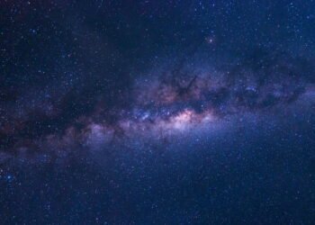 Luz estranha observada no céu noturno de Iowa, astrônomo explica por quê