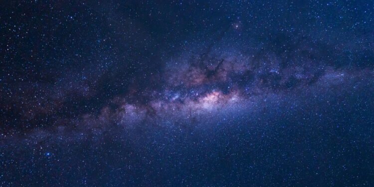 Luz estranha observada no céu noturno de Iowa, astrônomo explica por quê