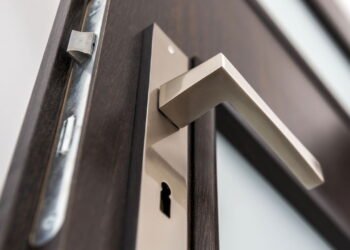 A parte da casa que você nunca limpa e sempre toca: tem mais bactérias que o banheiro