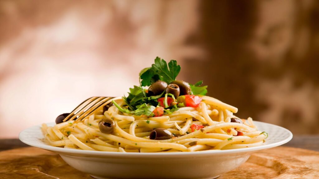 Comer macarrão deixa você mais feliz essa é a prova