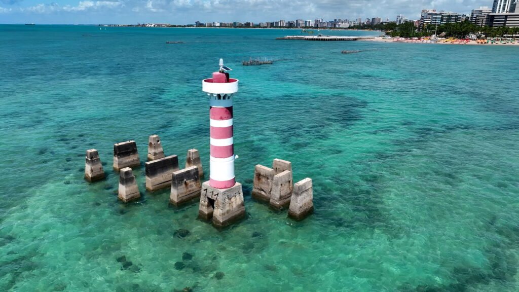 O paraíso das águas brasileiro com areias brancas encantadoras