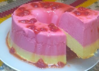 Gelatina cremosa com só 3 ingredientes vira o doce ideal para qualquer dia