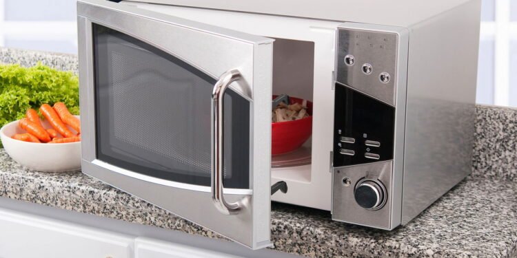 Como saber se seu utensílio pode ir ao micro-ondas