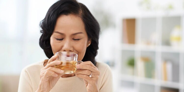 Chá - Créditos: depositphotos.com / DragonImages