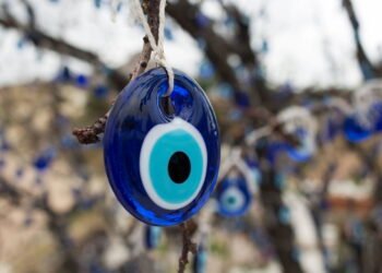 Como evitar o mau-olhado: os 5 amuletos que os especialistas recomendam