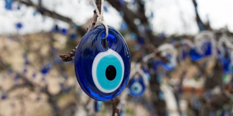 Como evitar o mau-olhado: os 5 amuletos que os especialistas recomendam