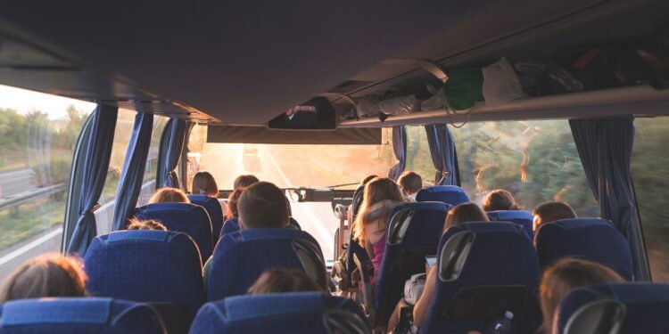 Ônibus - Créditos: depositphotos.com / bodnarphoto