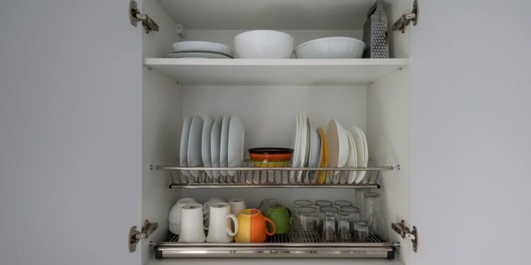 10 maneiras inteligentes de armazenar panelas e frigideiras