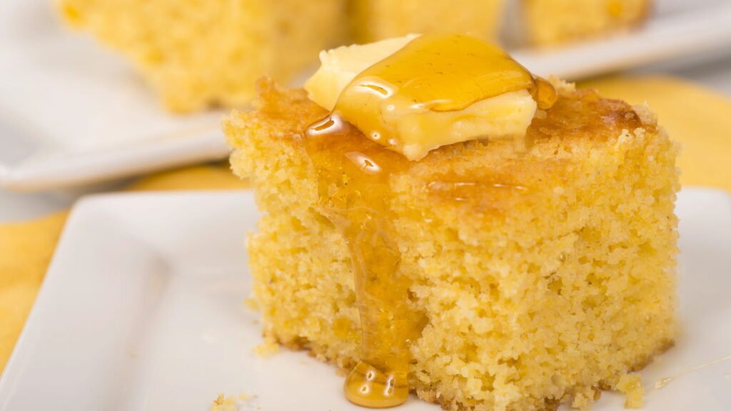 Essa receita de pão de milho conquista todo mundo no primeiro pedaço