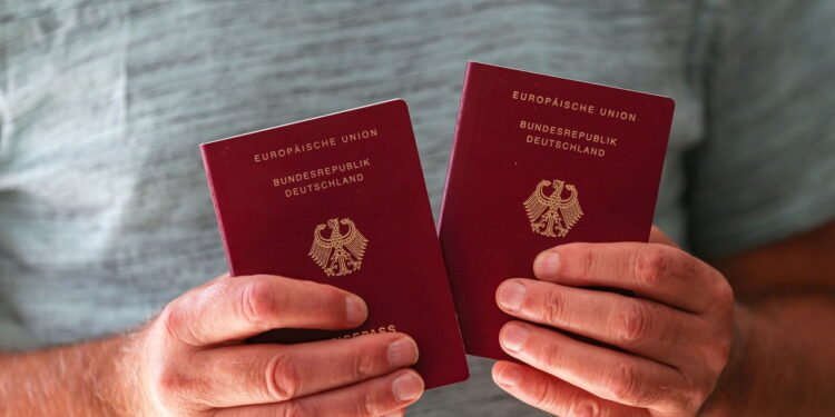 Passaporte - Créditos: depositphotos.com / Malleo