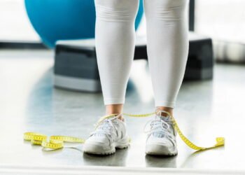 Você pode perder esse peso (e mantê-lo) evitando esses 6 hábitos