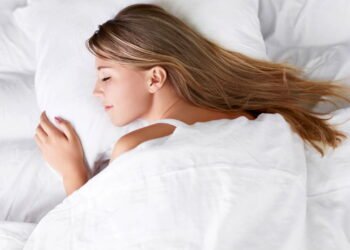 A maioria de nós fala dormindo em nossas vidas — neurocientista explica por que e como parar