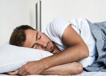 7 comportamentos de sono que podem realmente ser sinais furtivos de TDAH
