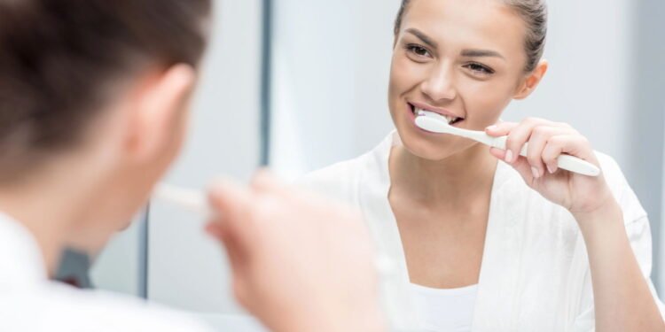 Dentistas revelam a razão número 1 pela qual seus dentes não são tão brancos quanto costumavam ser