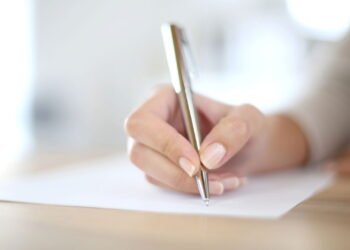 Como uma pessoa mentirosa escreve a letra “L”, segundo a grafologia