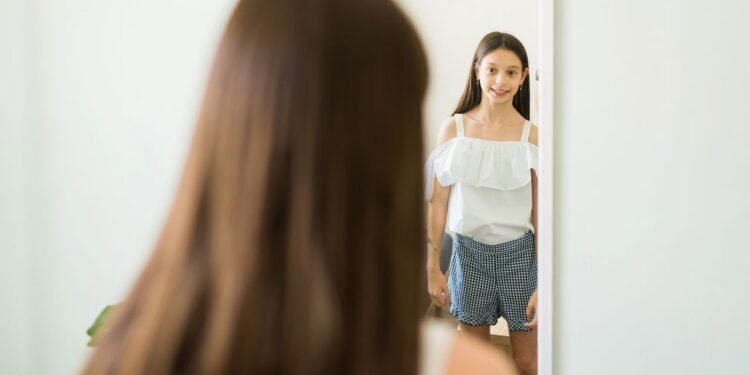 Por que algumas pessoas falam sozinhas?