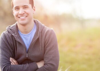 Pessoas felizes evitam 7 atitudes que afetam seu bem-estar emocional