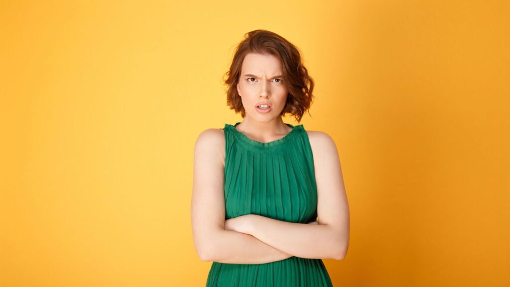 Pessoas sem autoconsciência dizem essas 13 coisas ofensivas com frequência