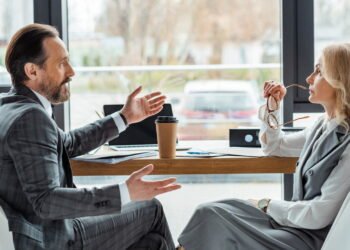 13 maneiras inteligentes de encerrar conversas indesejáveis