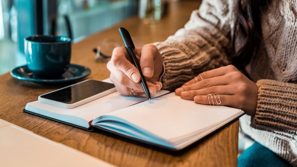 Por que alguns misturam minúsculas e maiúsculas na hora de escrever, segundo a grafologia