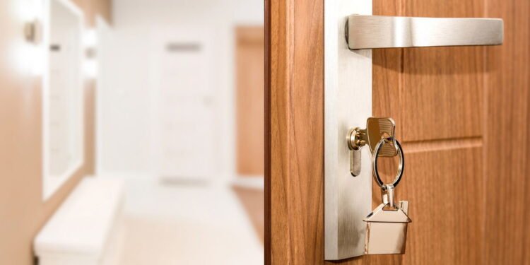 De que cor você deve pintar a porta da sua casa para ter abundância, segundo o Feng Shui