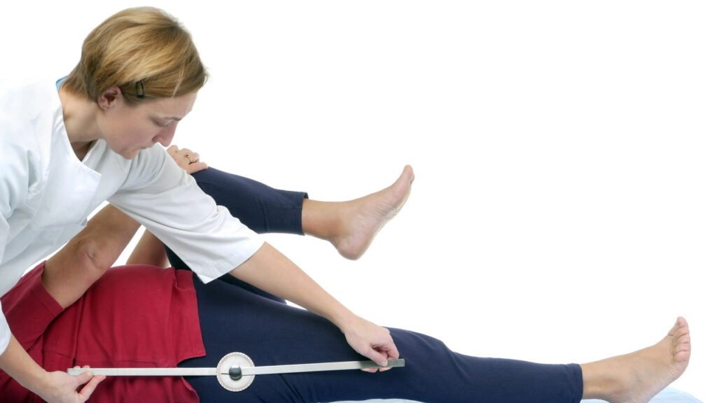 Bursite no quadril pode ser tratada com fisioterapia e hábitos adequados