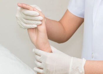 Recuperação pós-AVC melhora quando há fisioterapia e suporte emocional