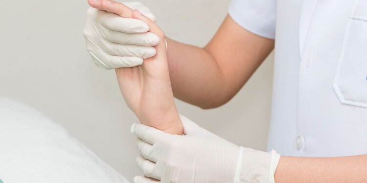 Recuperação pós-AVC melhora quando há fisioterapia e suporte emocional