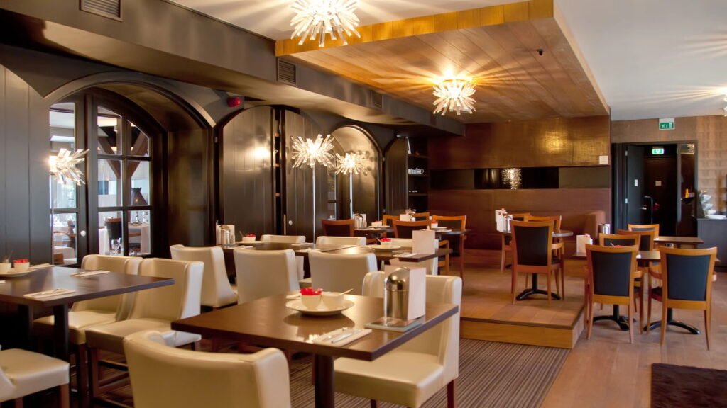 8 sinais de alerta de que você deve sair daquele restaurante imediatamente