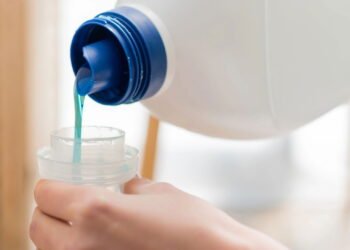 Os cinco erros ao usar sabão líquido que danificam a máquina de lavar, segundo especialistas