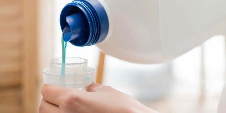 Os cinco erros ao usar sabão líquido que danificam a máquina de lavar, segundo especialistas