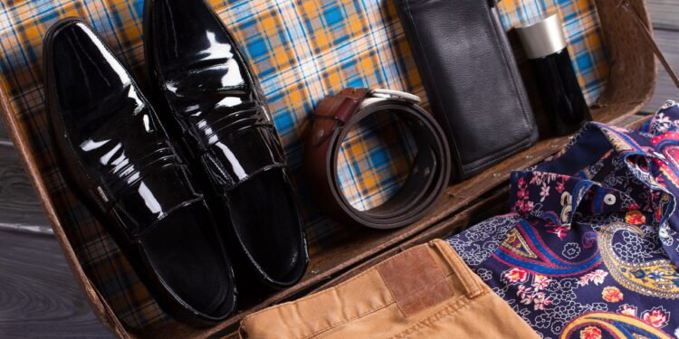O jeito mais eficiente e higiênico de organizar seus calçados na mala
