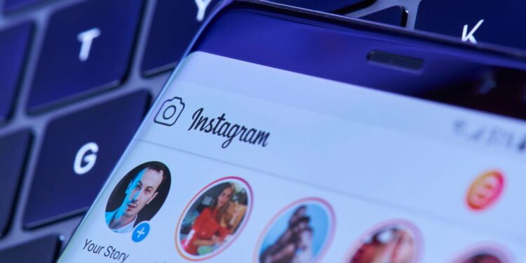 O que significa para uma pessoa enviar stories para o Instagram todos os dias, segundo a psicologia