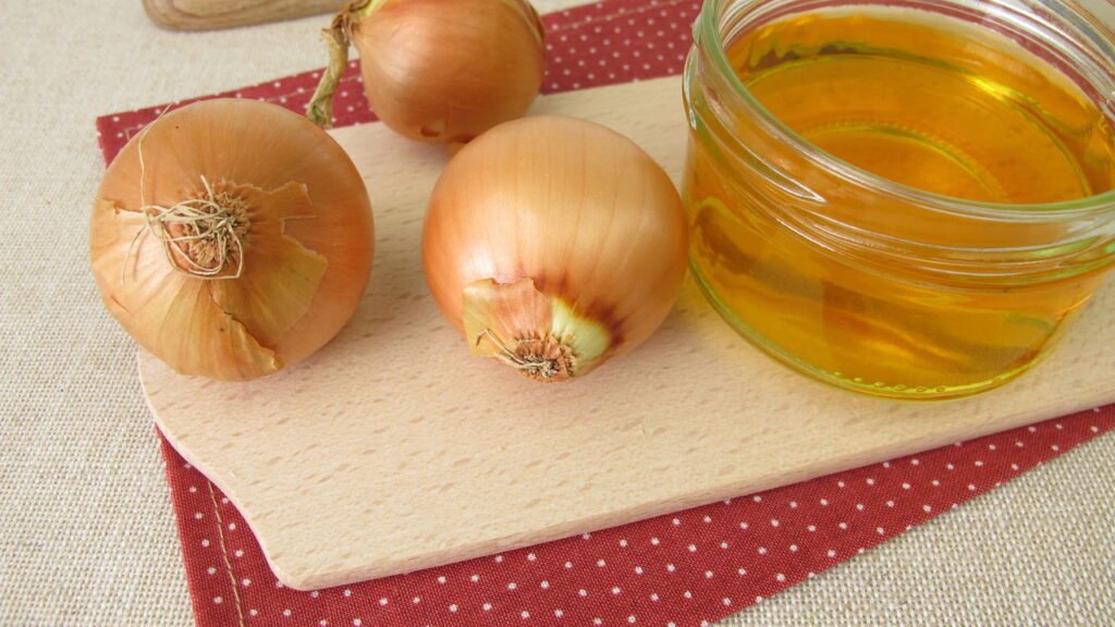 Suco de cebola: qual é o poder secreto que ele tem e como deve ser aplicado