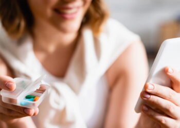 Especialista em nutrição revela um enorme erro que milhões cometem ao tomar suplementos