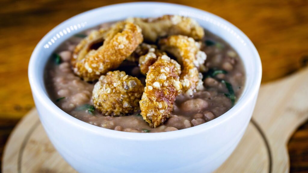 Essa receita de tutu de feijão transforma qualquer almoço