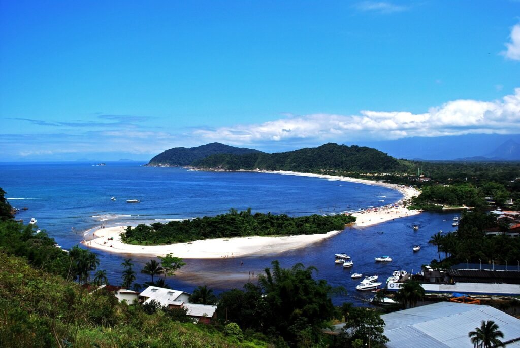 Esse destino é chamado de Caribe Paulista por suas praias únicas