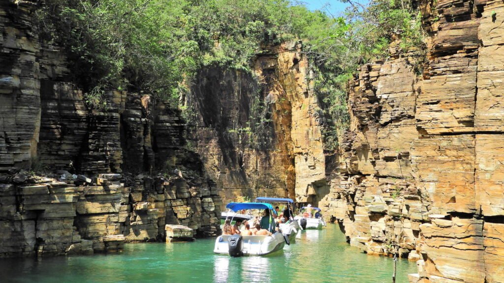O lugar perfeito em Minas Gerais para quem busca aventura em cânions gigantes e ecoturismo sofisticado