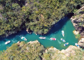 O lugar perfeito em Minas Gerais para quem busca aventura em cânions gigantes e ecoturismo sofisticado