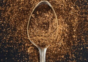 Este tempero antigo alivia inchaço e fortalece a digestão